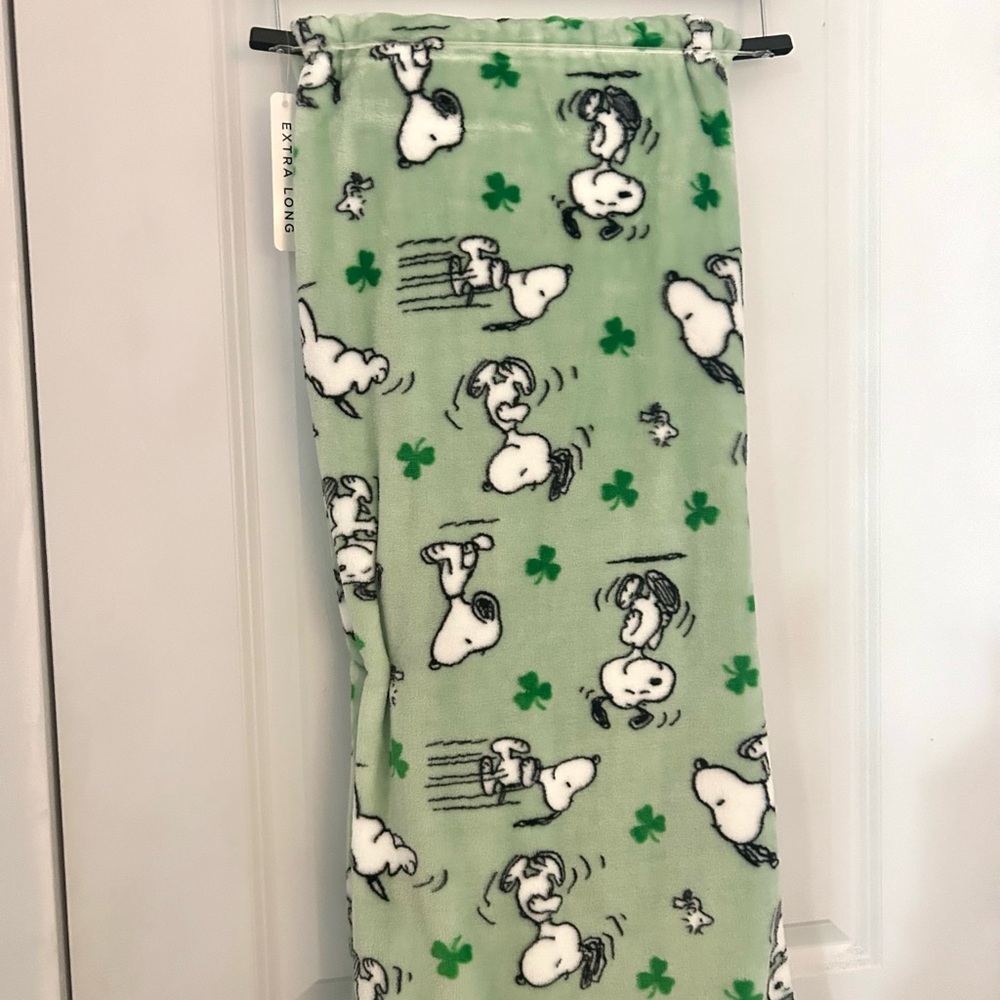 2023 St.Patrick’s Day Peanuts Snoopy blanket:)  #Peanuts #Snoopy #lucky